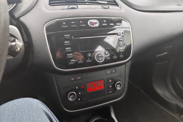 Gul Fiat Punto fra 2006