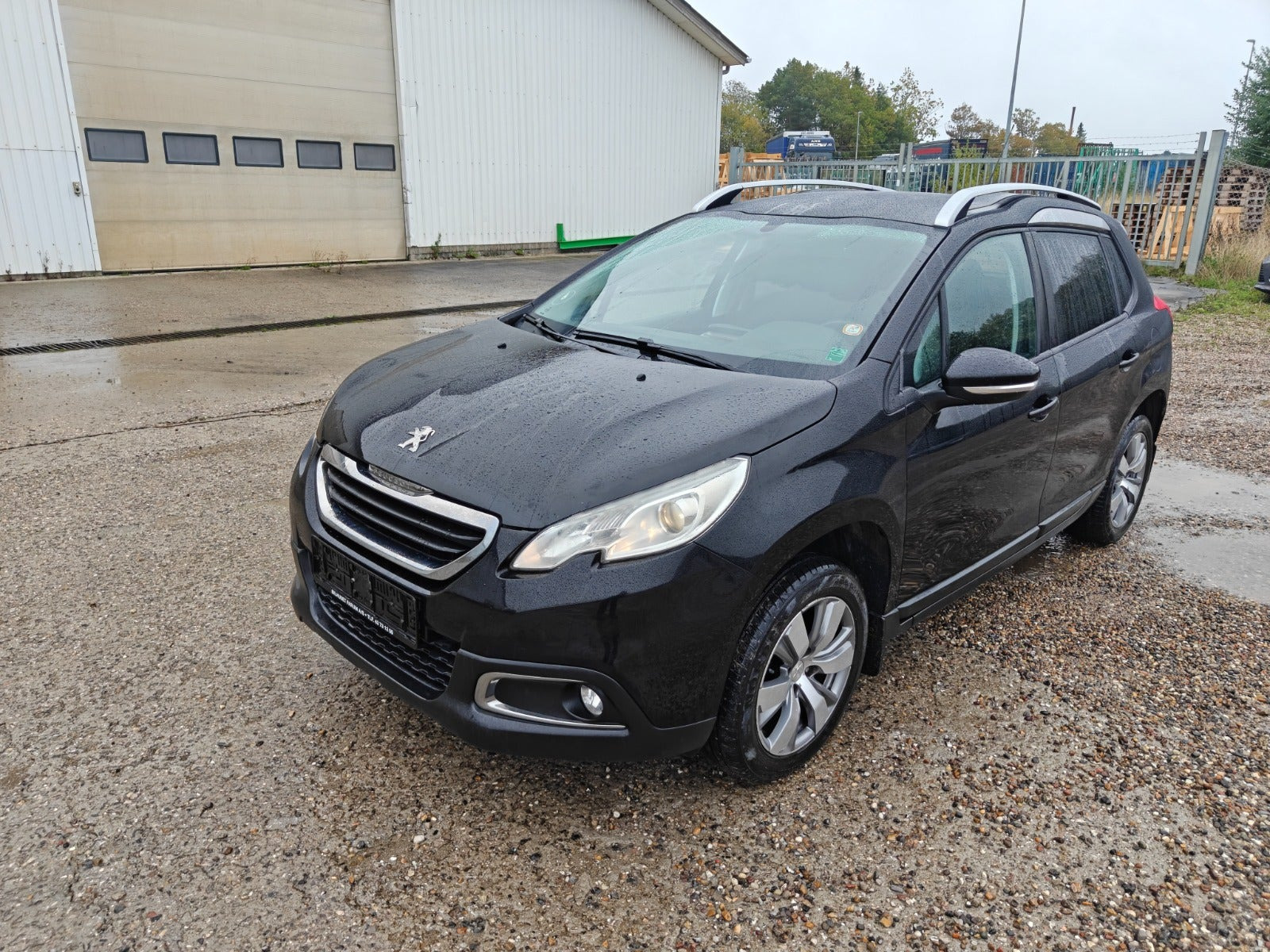 Gul Peugeot 2008 fra 2013