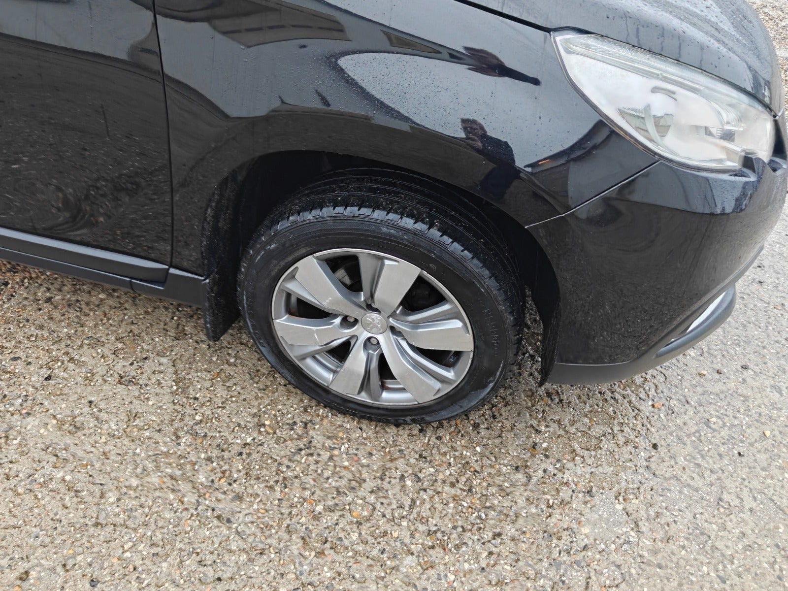 Gul Peugeot 2008 fra 2013
