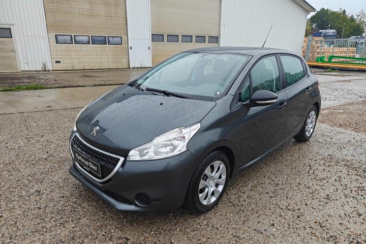 Gul Peugeot 208 fra 2012