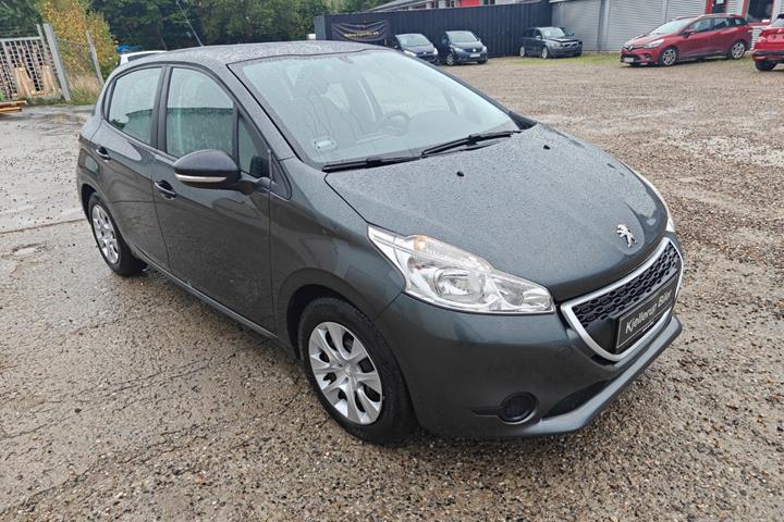 Gul Peugeot 208 fra 2012