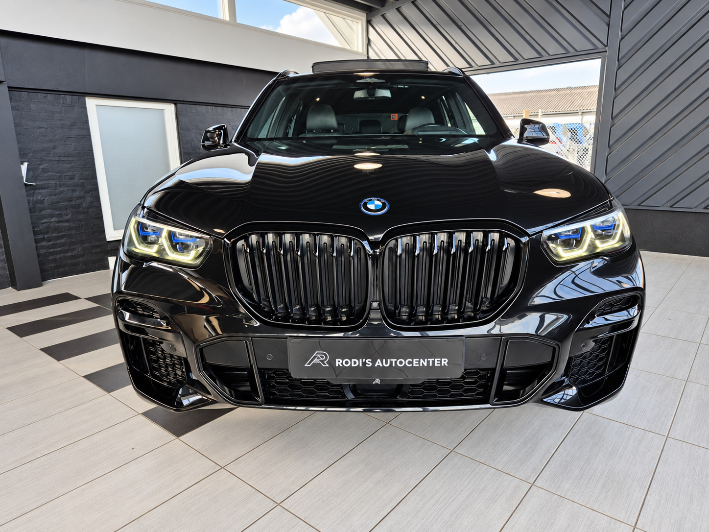 Sort BMW X5 fra 2022