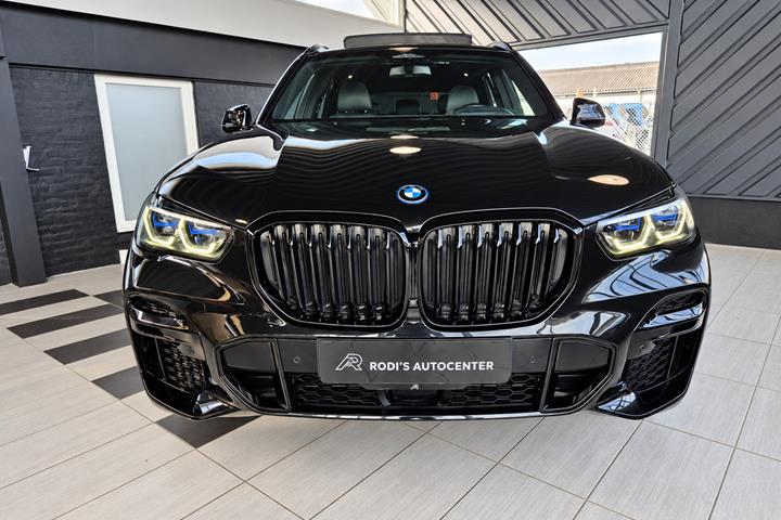 Sort BMW X5 fra 2022