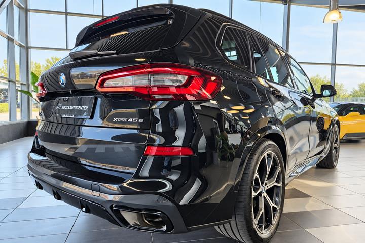 Sort BMW X5 fra 2022