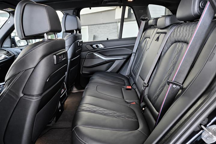 Sort BMW X5 fra 2022