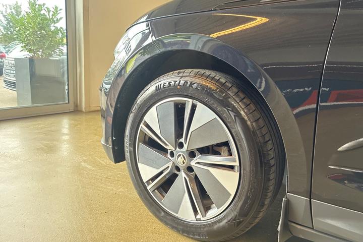 Sort Skoda Enyaq fra 2023