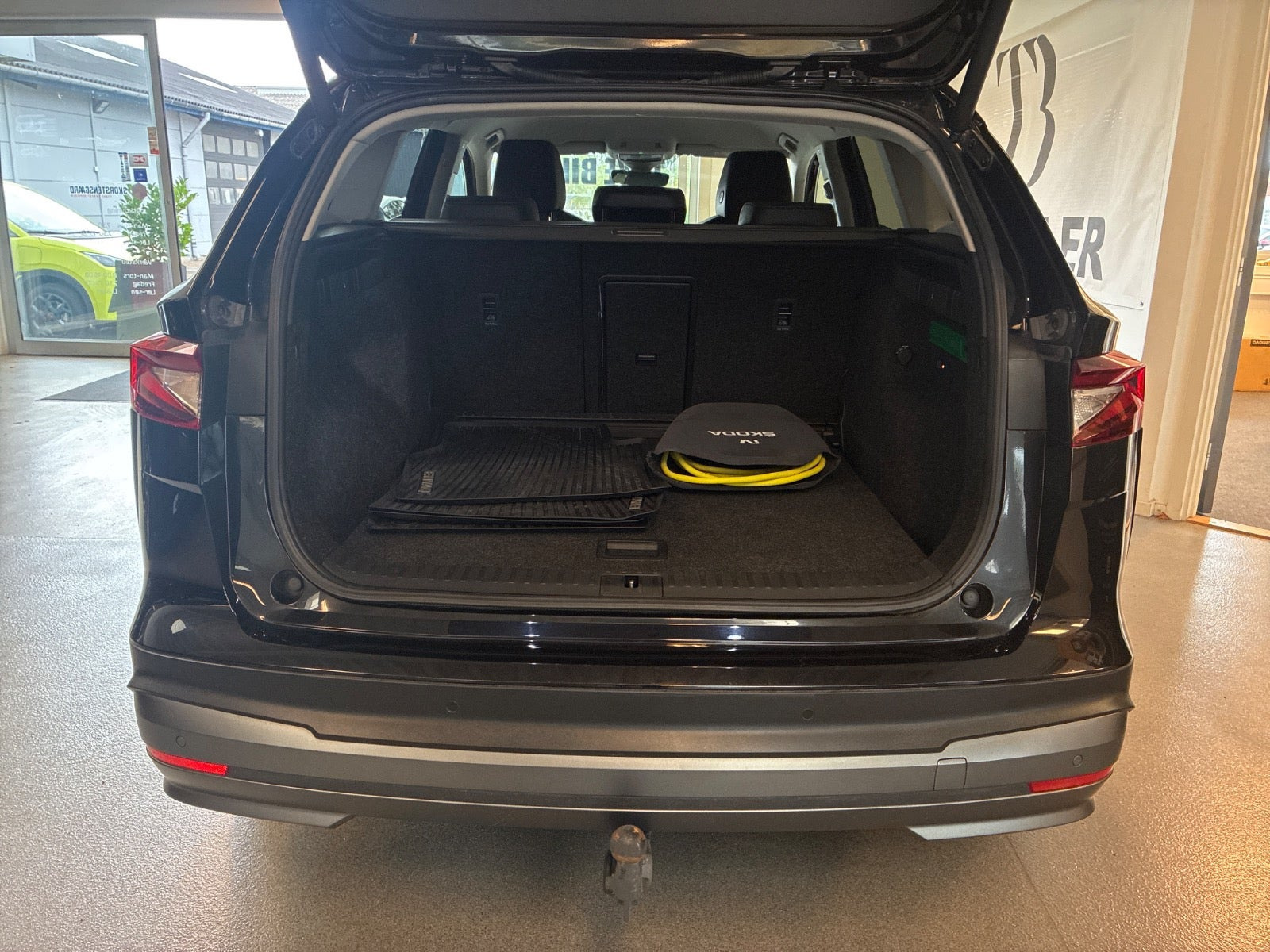 Sort Skoda Enyaq fra 2023