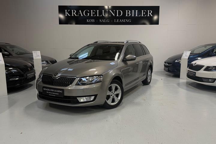 undefined Skoda Octavia fra 2015 set udefra