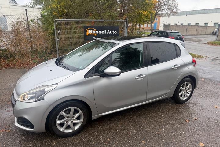 Grøn Peugeot 208 fra 2016