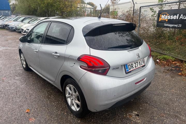 Grøn Peugeot 208 fra 2016