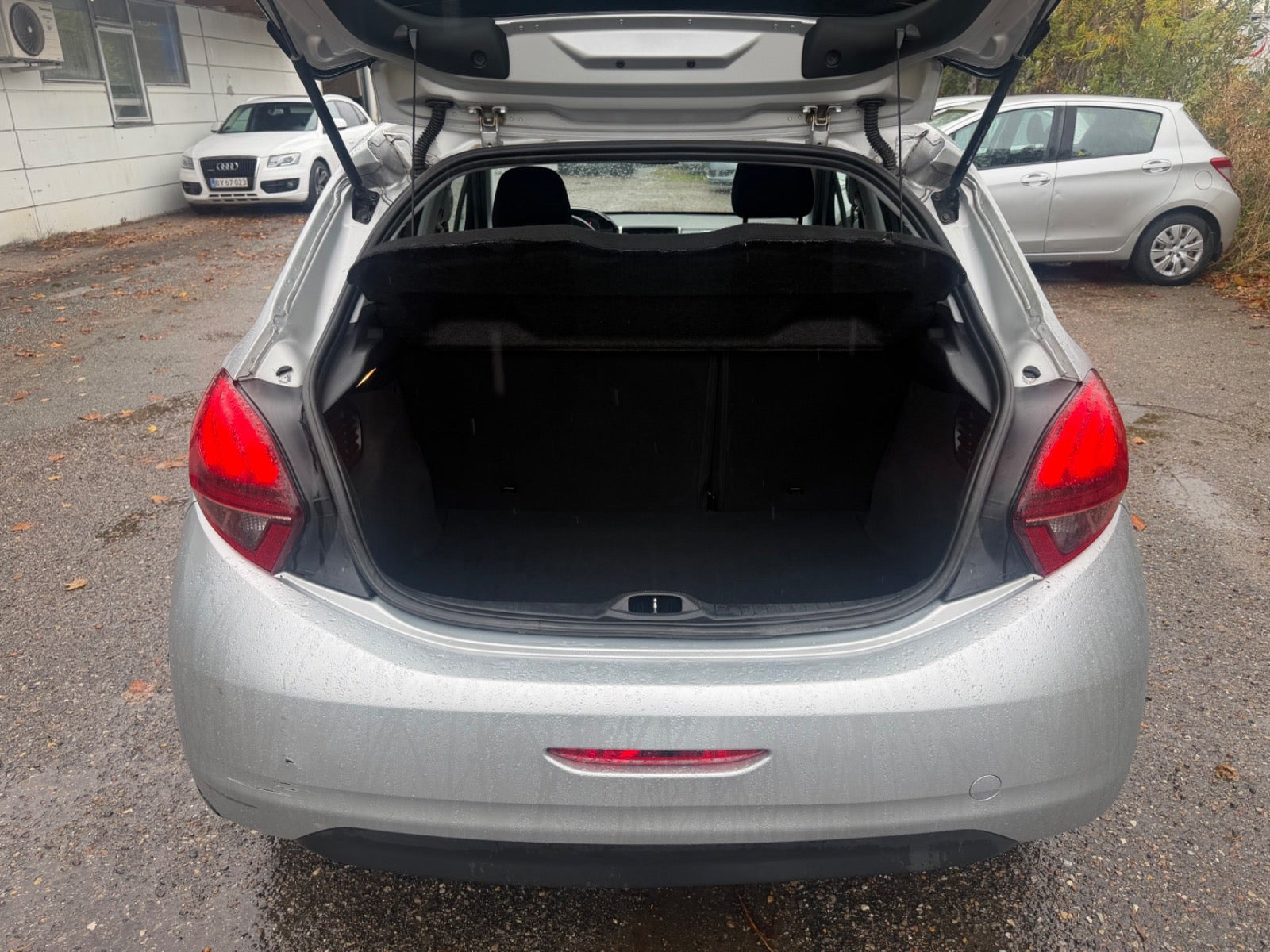 Grøn Peugeot 208 fra 2016