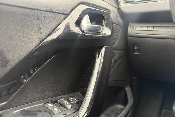 Grøn Peugeot 208 fra 2016