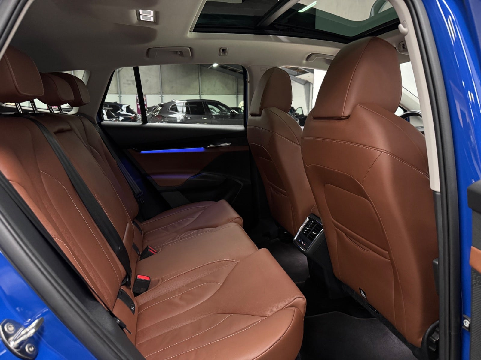 Blå Skoda Enyaq fra 2022