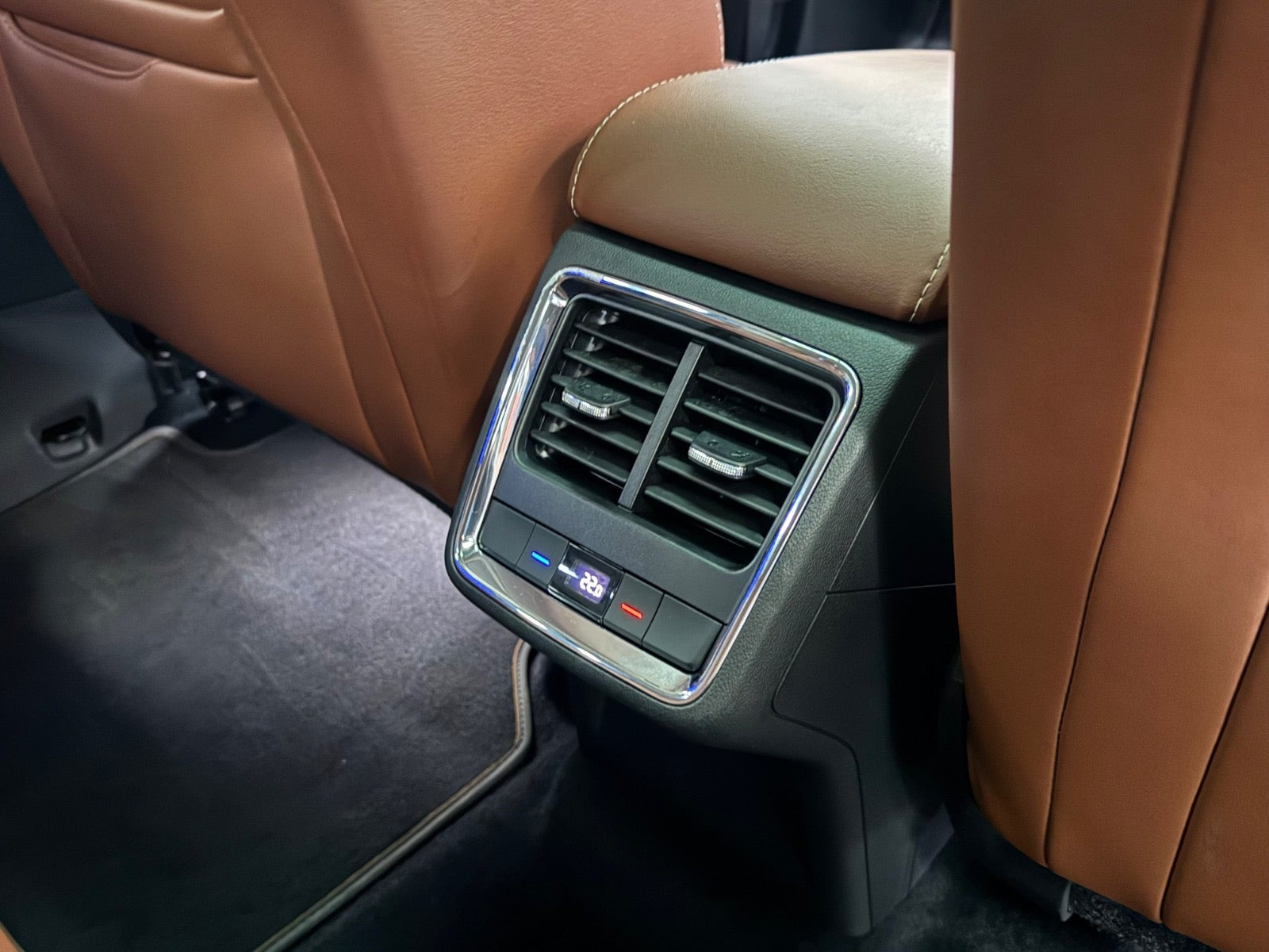 Blå Skoda Enyaq fra 2022
