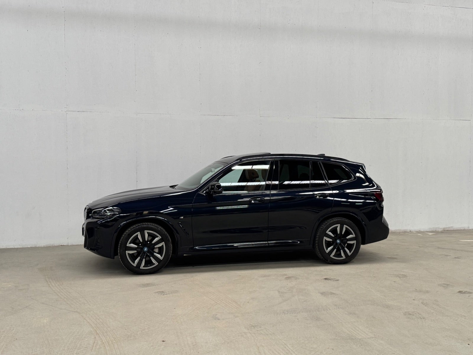 Sort BMW iX3 fra 2022