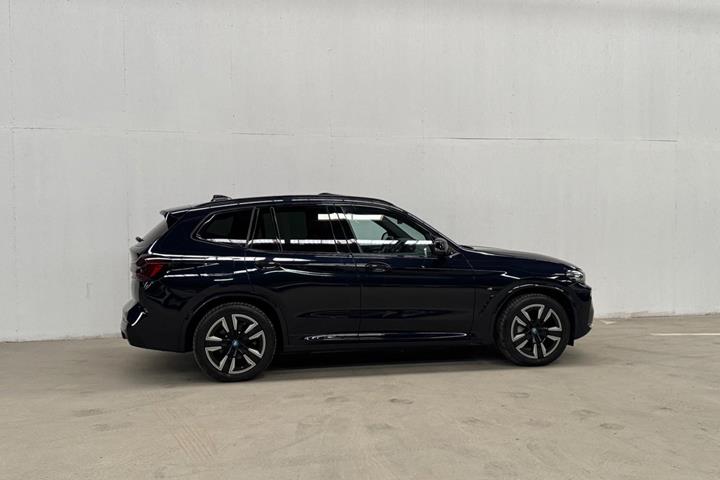 Sort BMW iX3 fra 2022