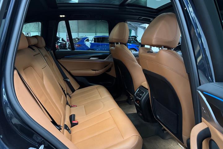 Sort BMW iX3 fra 2022