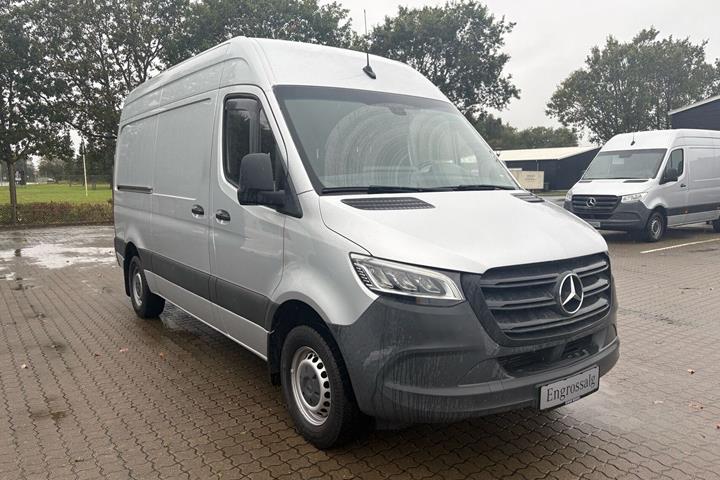 Sølv Mercedes Sprinter 316 fra 2020