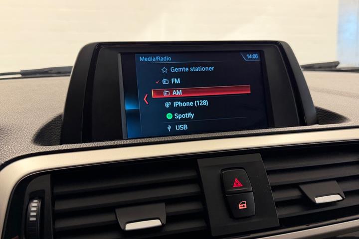 Hvid BMW 118d fra 2019