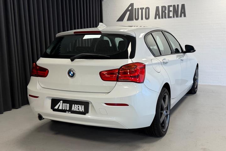 Hvid BMW 118d fra 2019