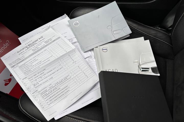 Grøn Volvo XC40 fra 2021