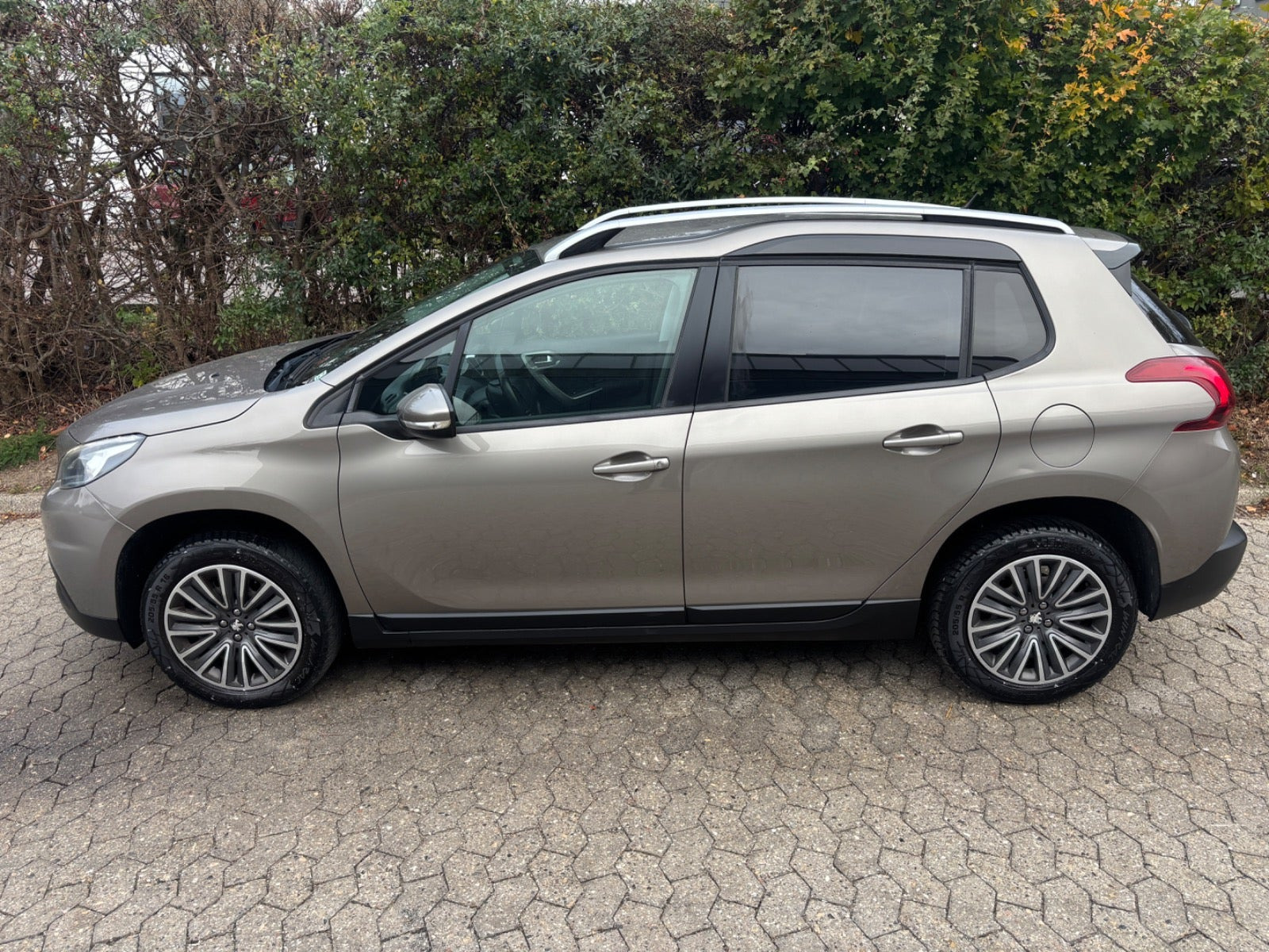 undefined Peugeot 2008 fra 2017