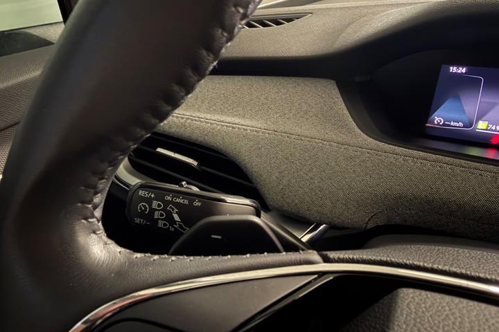 Hvid Skoda Enyaq fra 2021