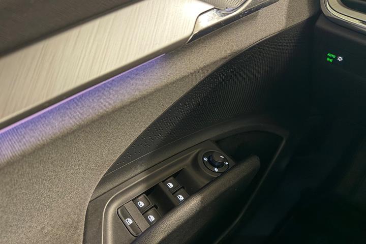Hvid Skoda Enyaq fra 2021