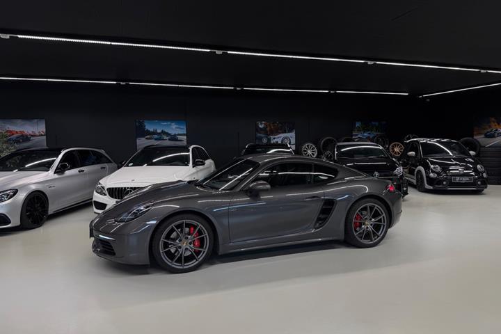 Grå Porsche 718 Cayman S fra 2016