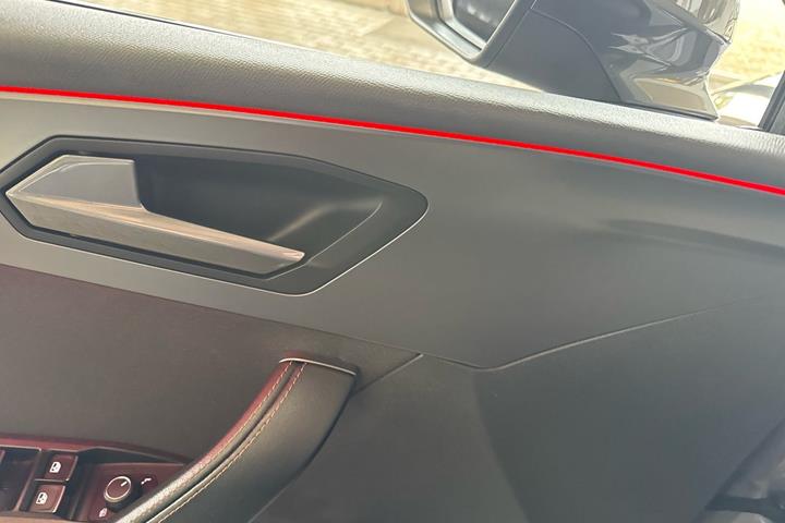 Grå Cupra Leon fra 2020