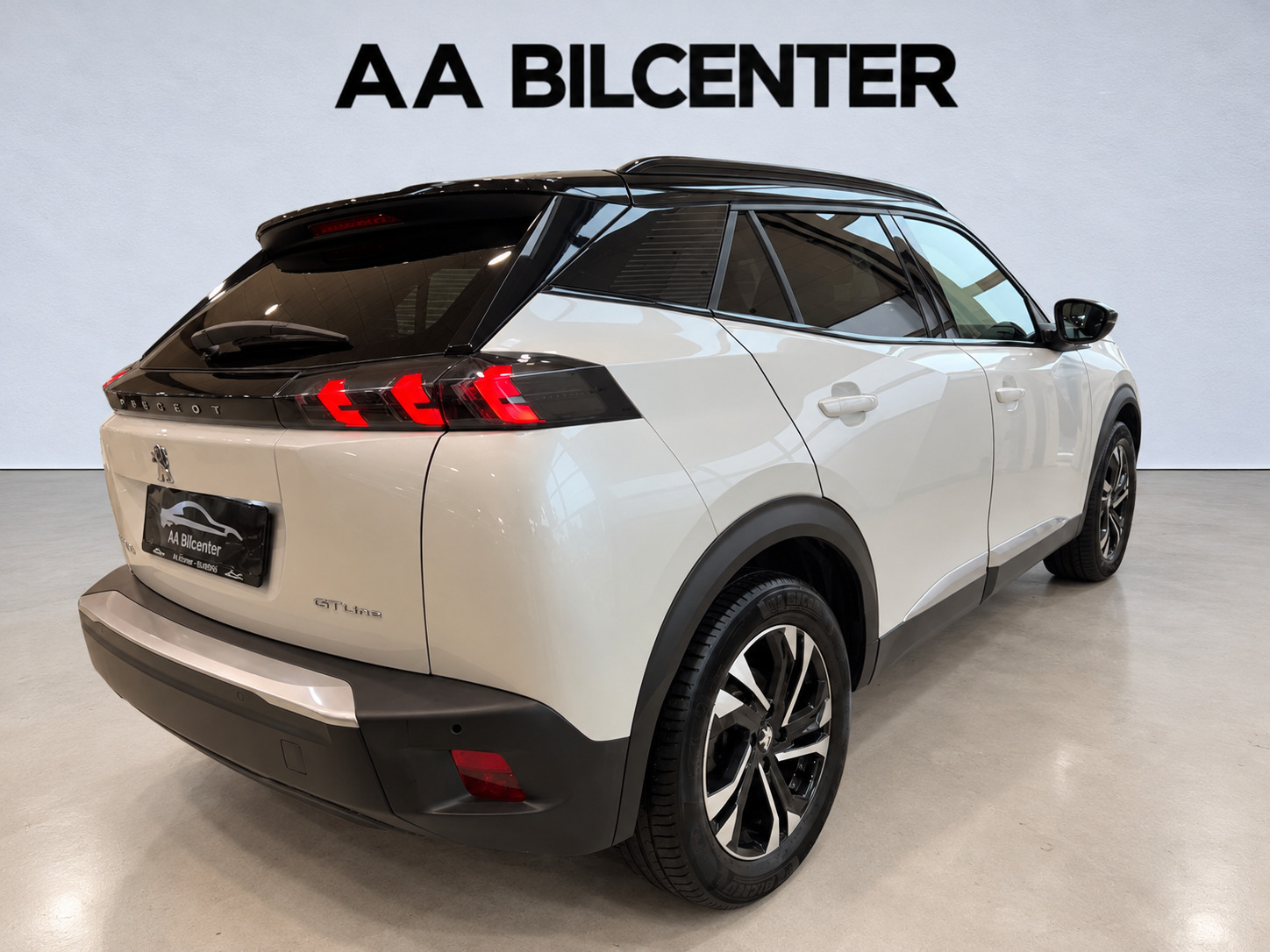 Hvid Peugeot e-2008 fra 2020