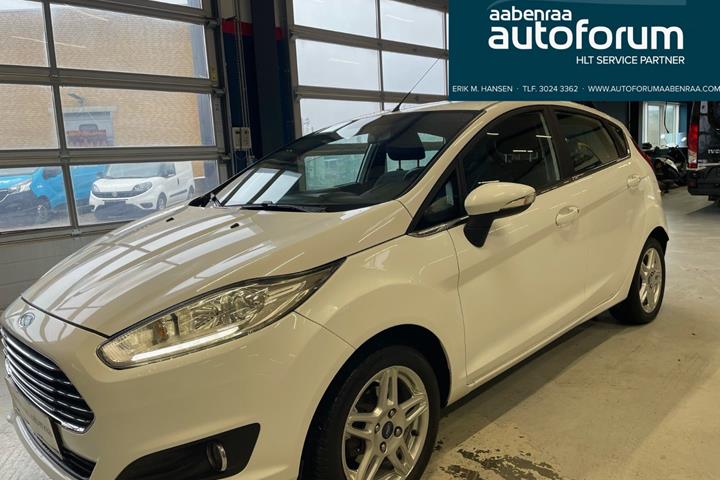 Hvid Ford Fiesta fra 2014