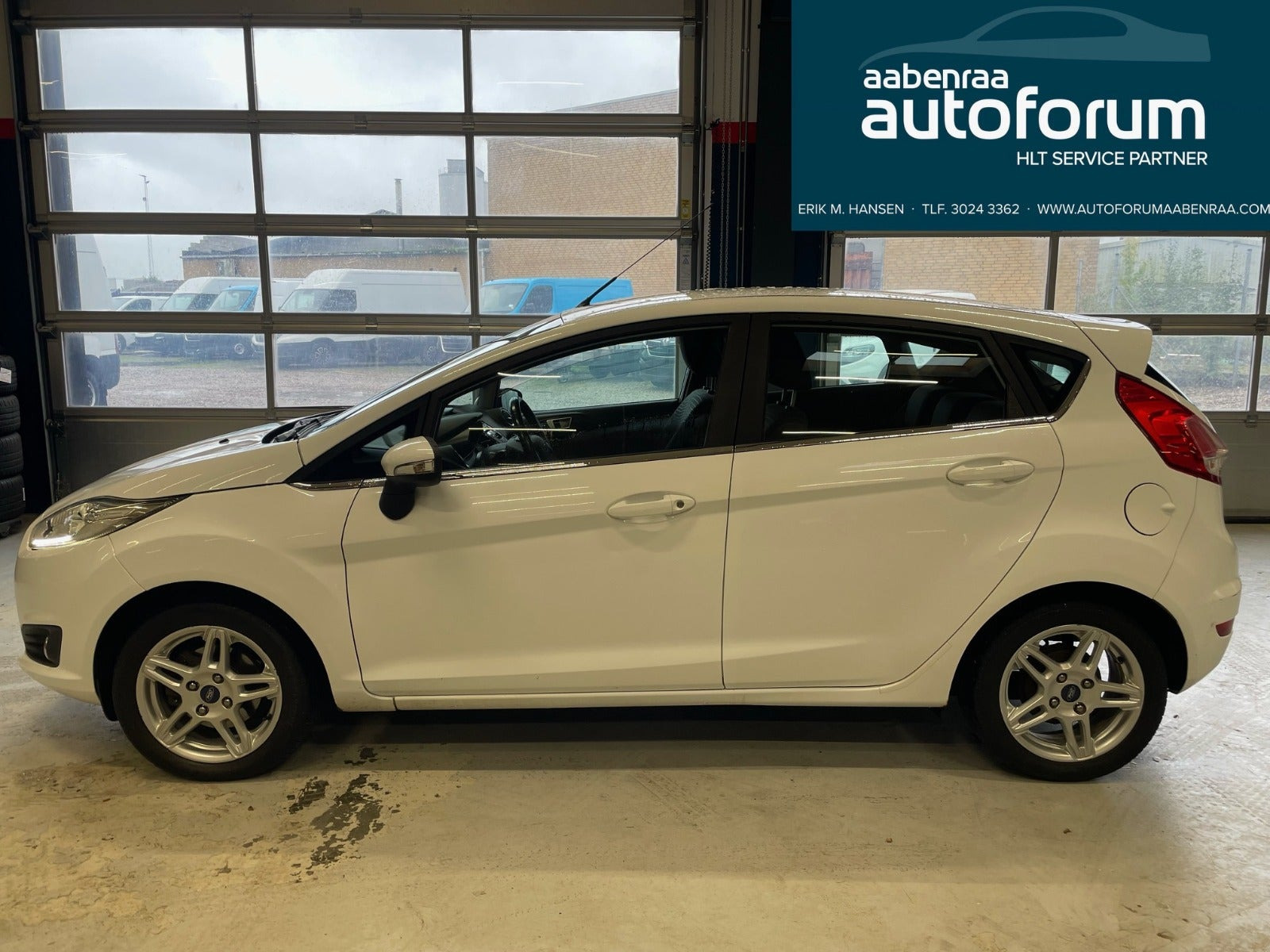 Hvid Ford Fiesta fra 2014