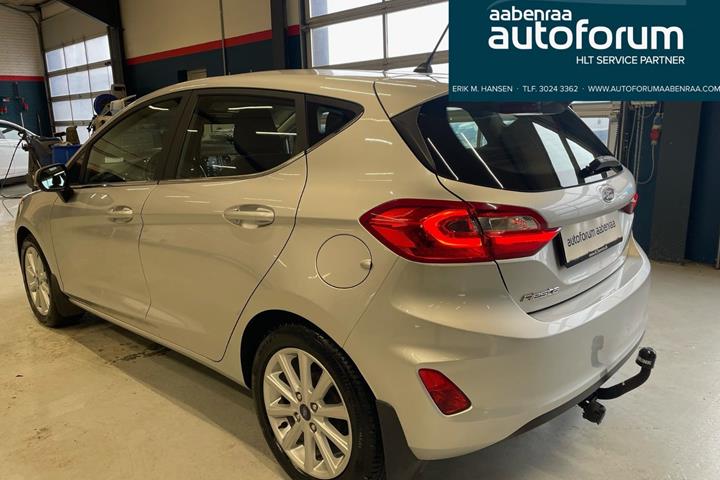 Sølv Ford Fiesta fra 2017