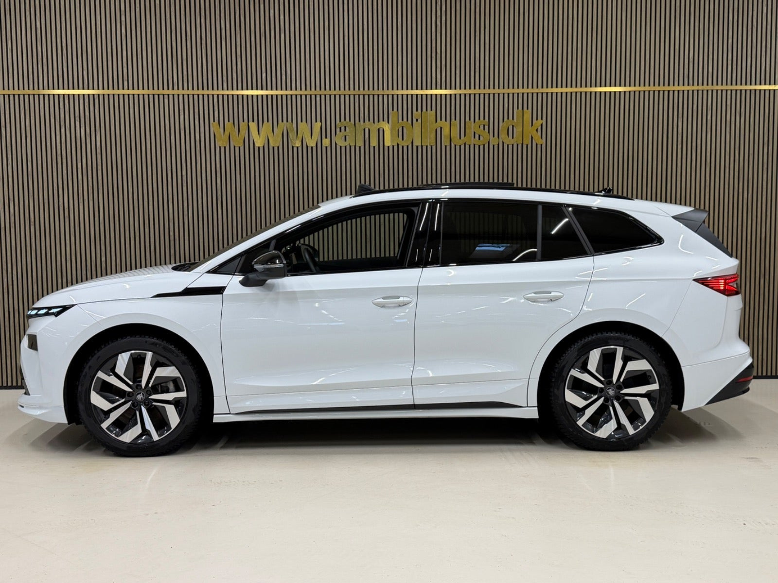 Hvid Skoda Enyaq fra 2026
