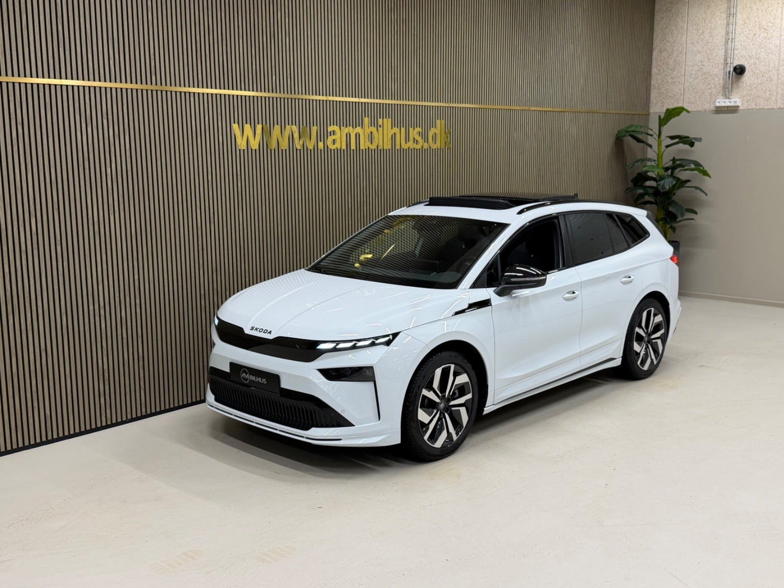 Hvid Skoda Enyaq fra 2026