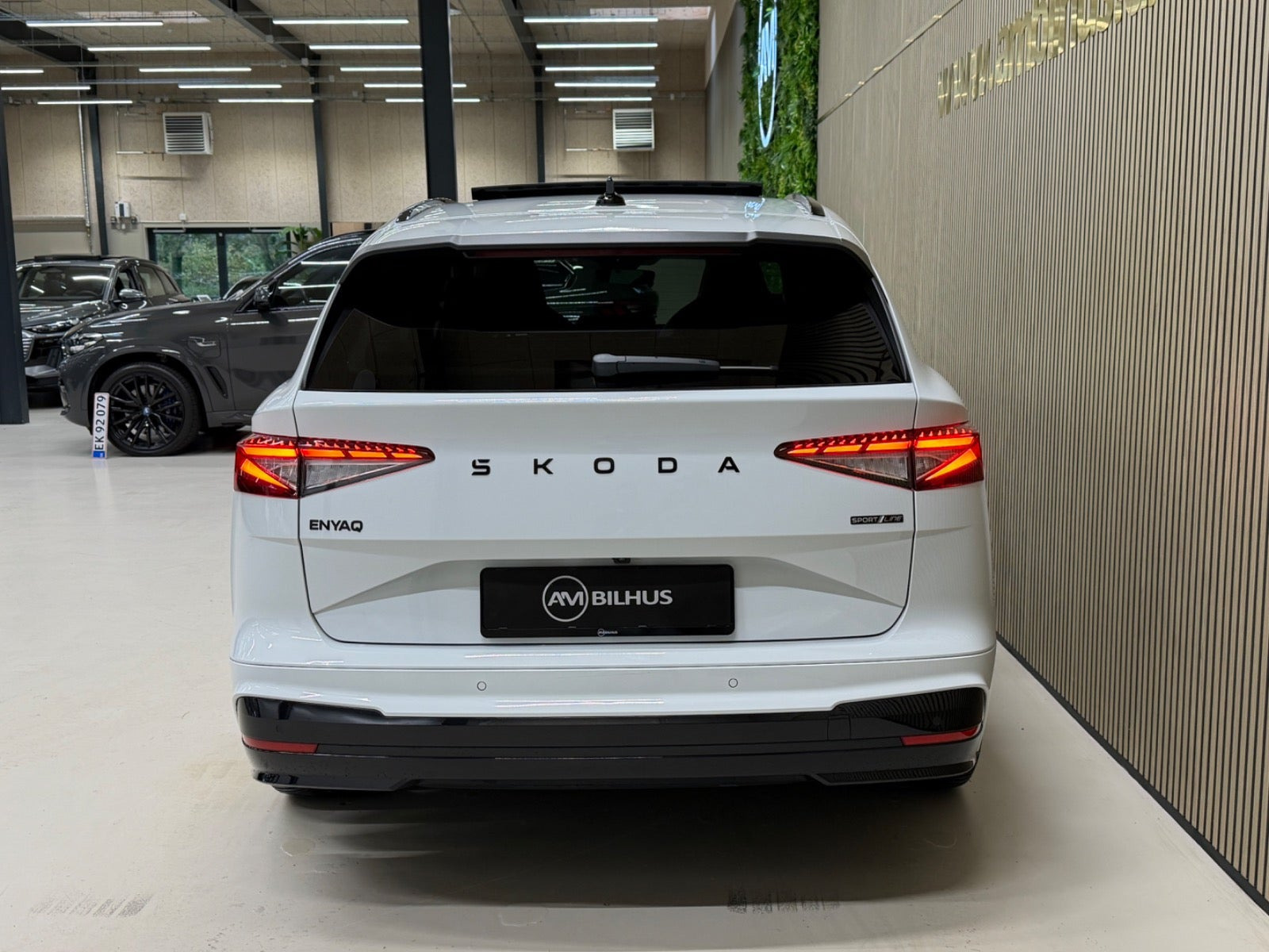 Hvid Skoda Enyaq fra 2026