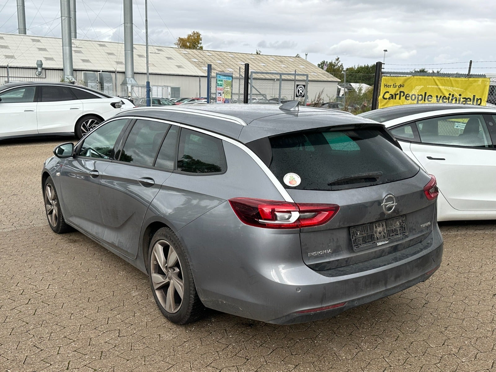 Grå Opel Insignia fra 2018