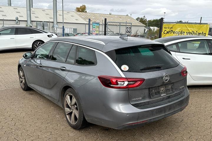 Grå Opel Insignia fra 2018