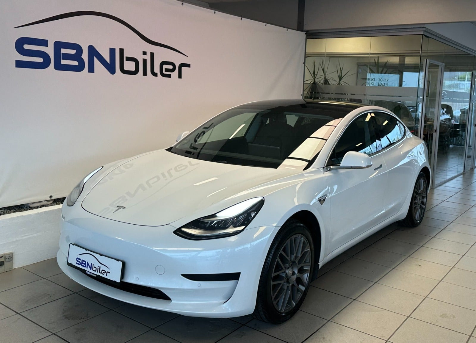 Tesla Model 3 Standard Range+ RWD