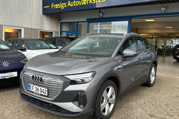 Grå Audi Q4 e-tron fra 2022