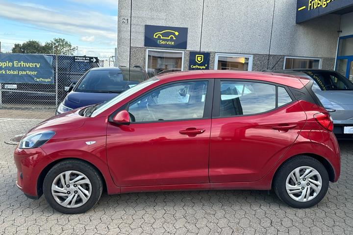 Rød Hyundai i10 fra 2022
