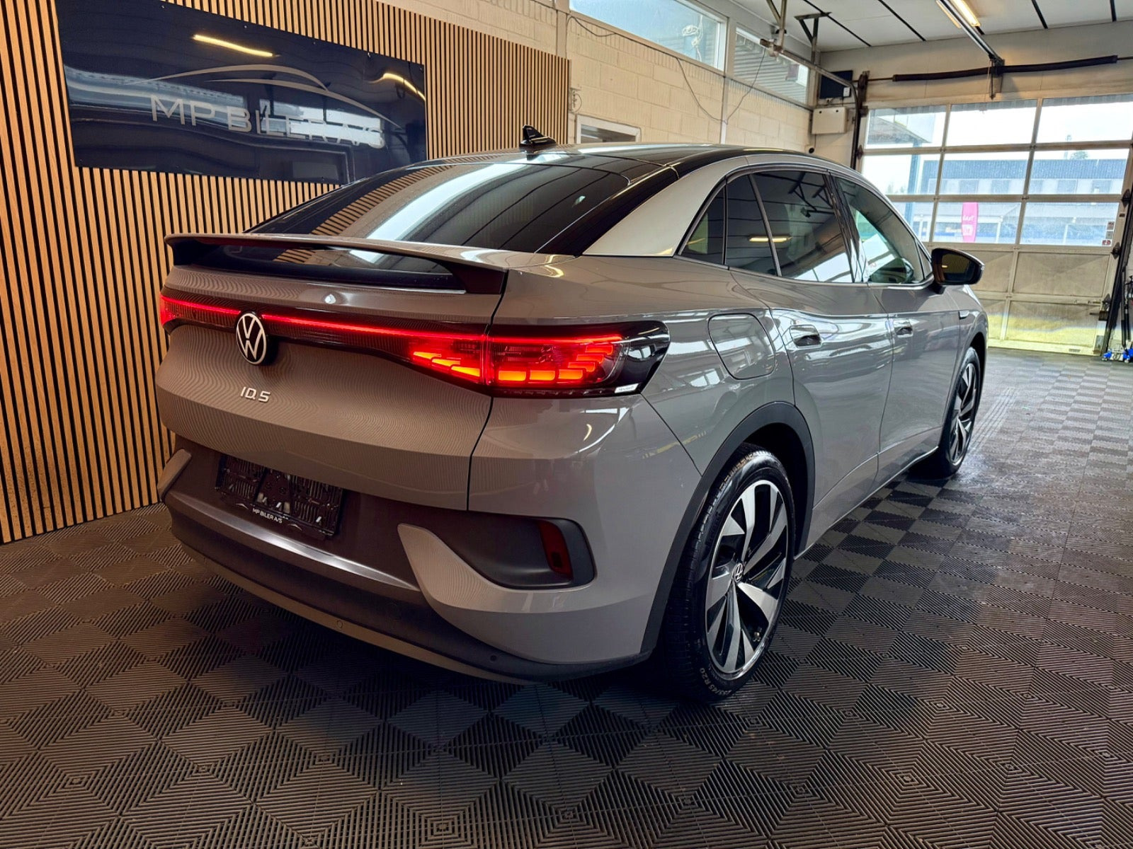 Grå VW ID.5 fra 2024