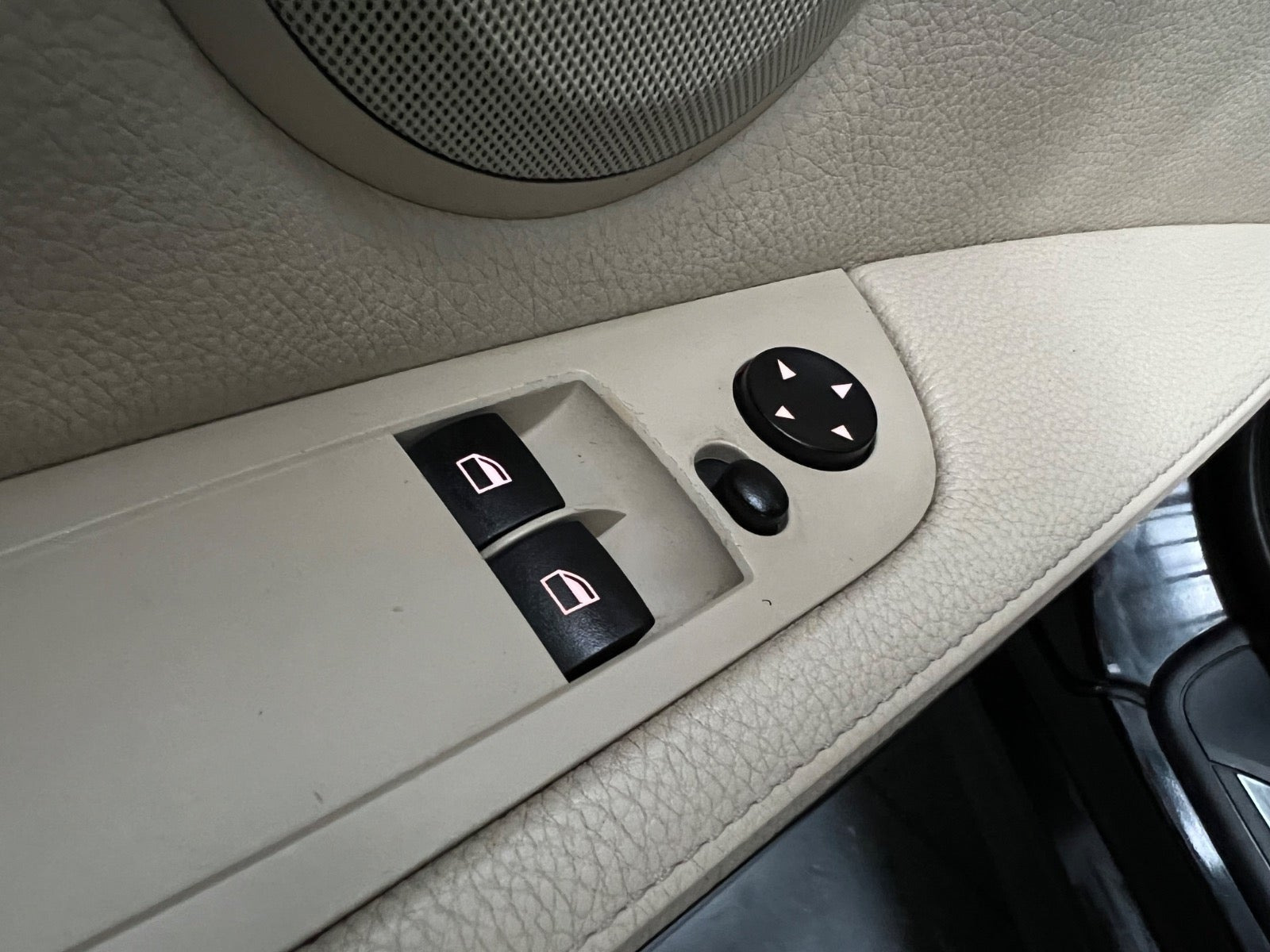 Sort BMW 335i fra 2006