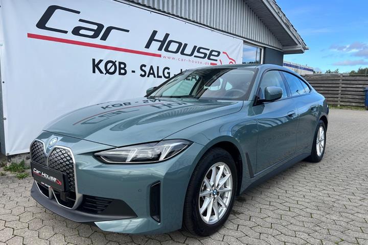 Grøn BMW i4 fra 2025