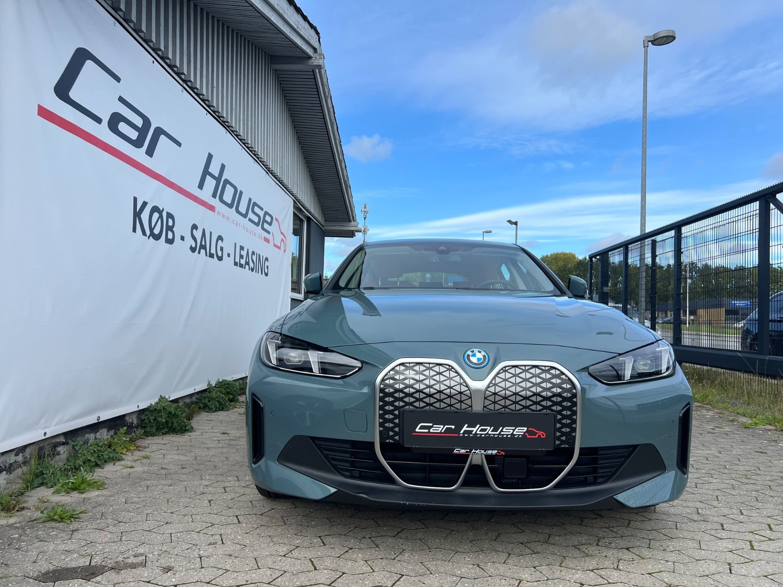 Grøn BMW i4 fra 2025
