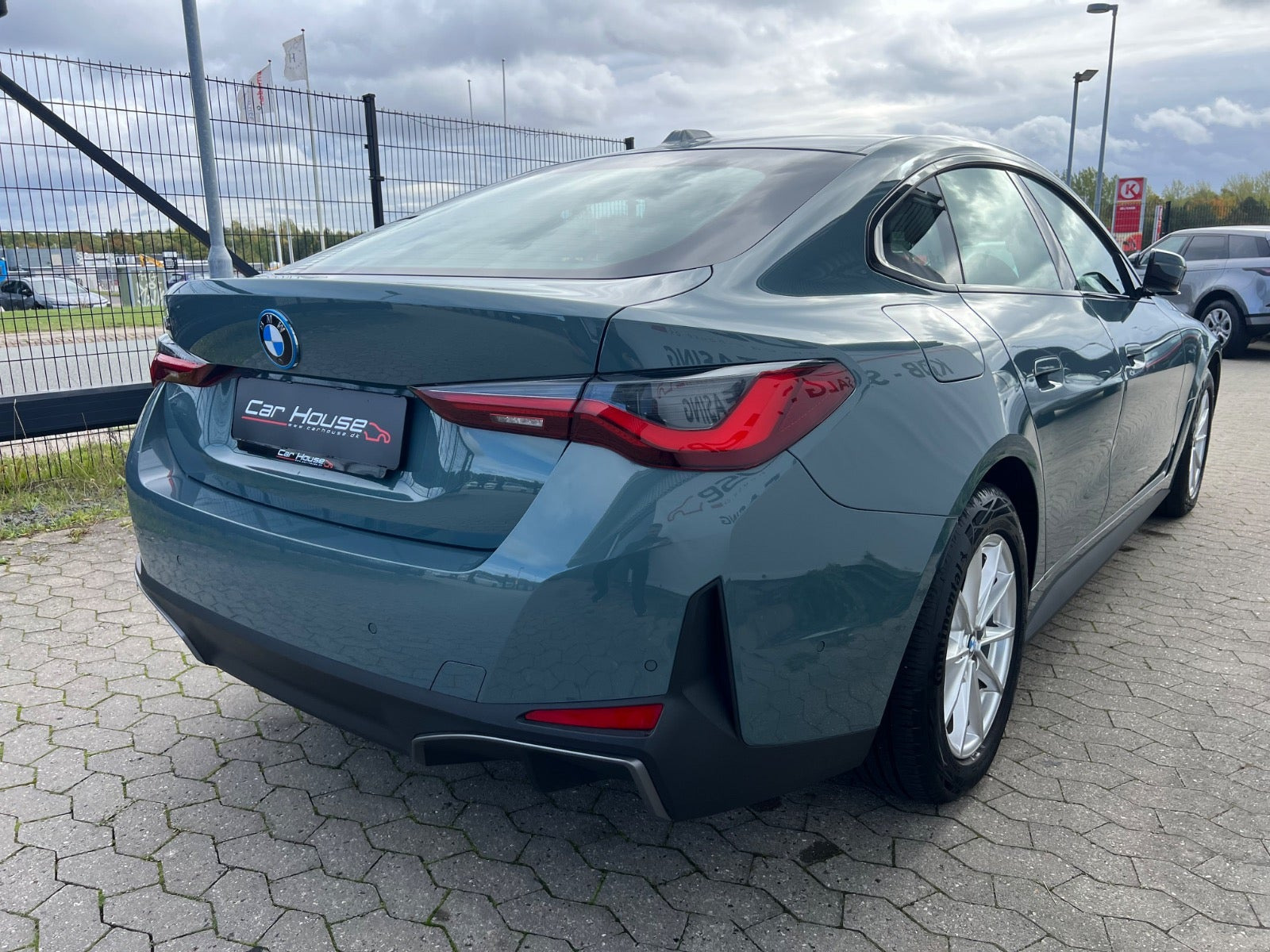 Grøn BMW i4 fra 2025