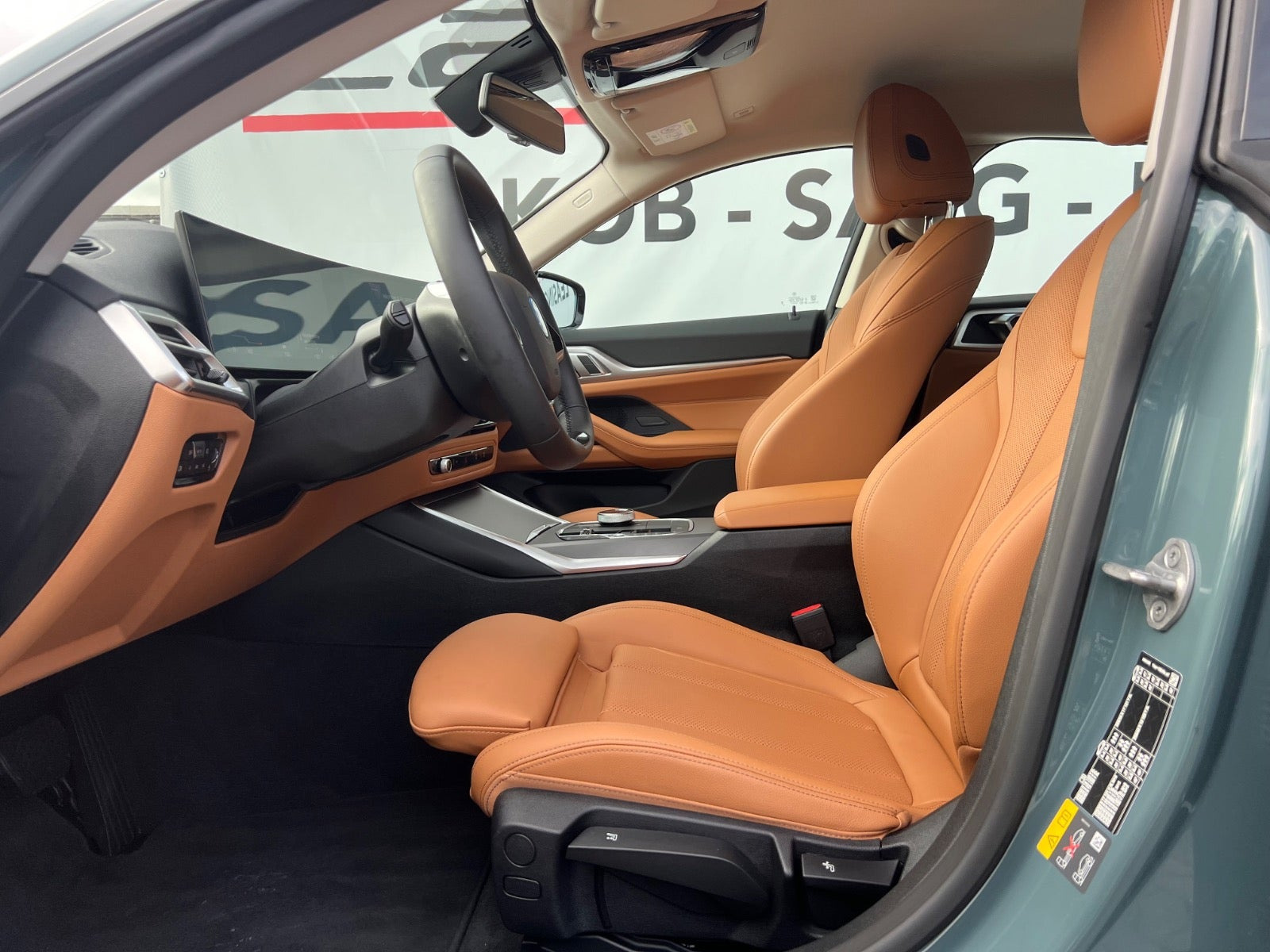 Grøn BMW i4 fra 2025