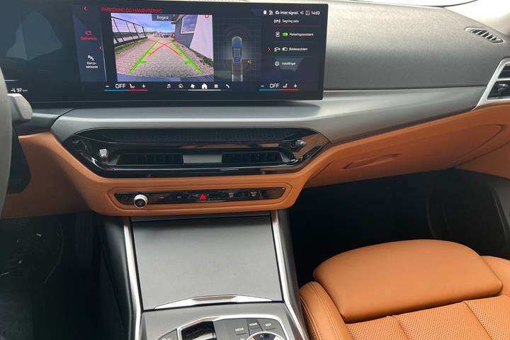 Grøn BMW i4 fra 2025