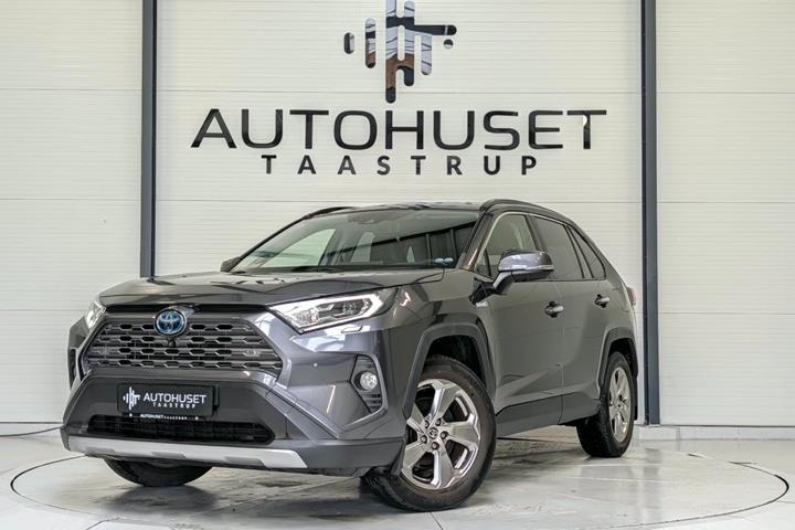 Grå Toyota RAV4 fra 2019